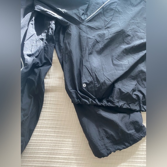 NWT Lululemon License To Train Ladies Lightweight Jogger Set SZ 14 Black & White - Picture 14 of 16